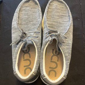 HEY DUDE - WALLY SOX shoes - Med Gray/Light Gray - Size 8 US, 7 UK, 41 EU